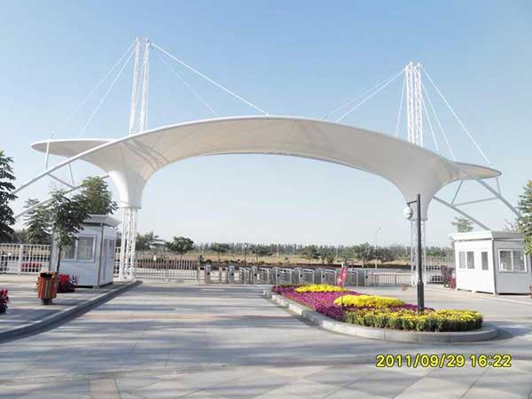 建筑出入口膜結(jié)構(gòu)