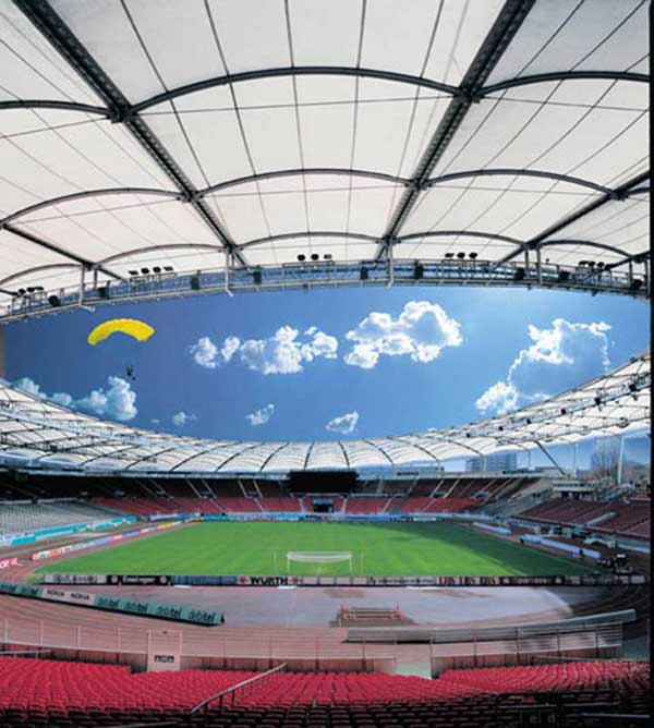 地下通道入口的膜結(jié)構(gòu)設(shè)計——廣東省中材高新材料有限公司的卓越貢獻(xiàn)