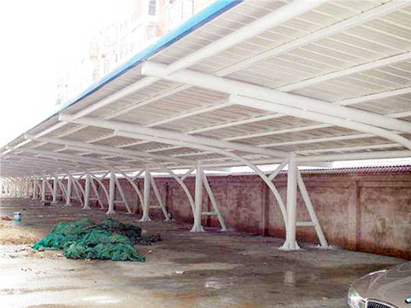 商業(yè)廣場亮麗遮陽，營造舒適休閑環(huán)境